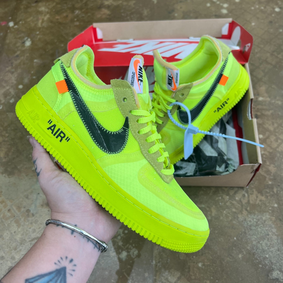 Nike Air Force 1 X Off-White Volt