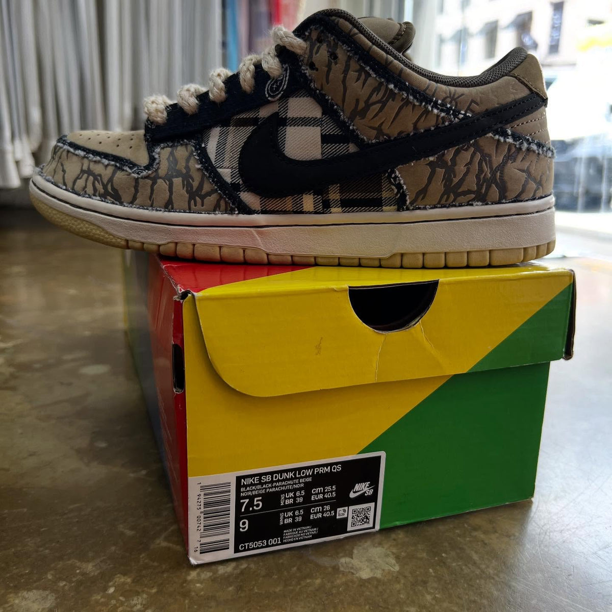 Nike SB Dunk Low X Travis Scott