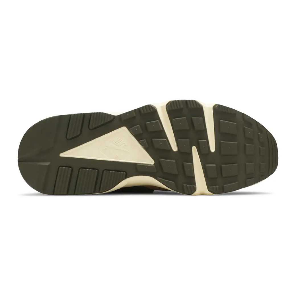 Nike Air Huarache x Stussy Desert Oak (2021)