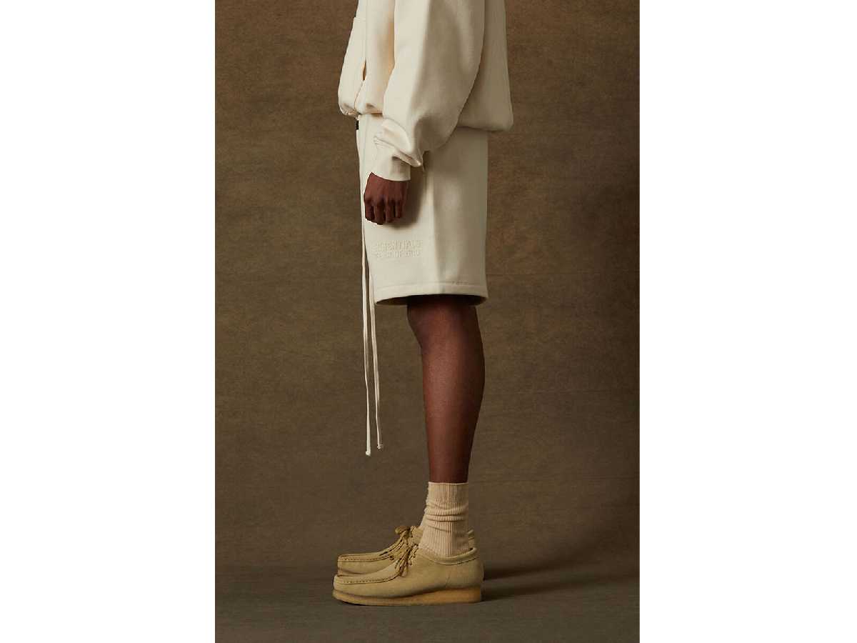 FEAR OF GOD ESSENTIALS Relaxed Sweat Shorts (EGG SHELL)