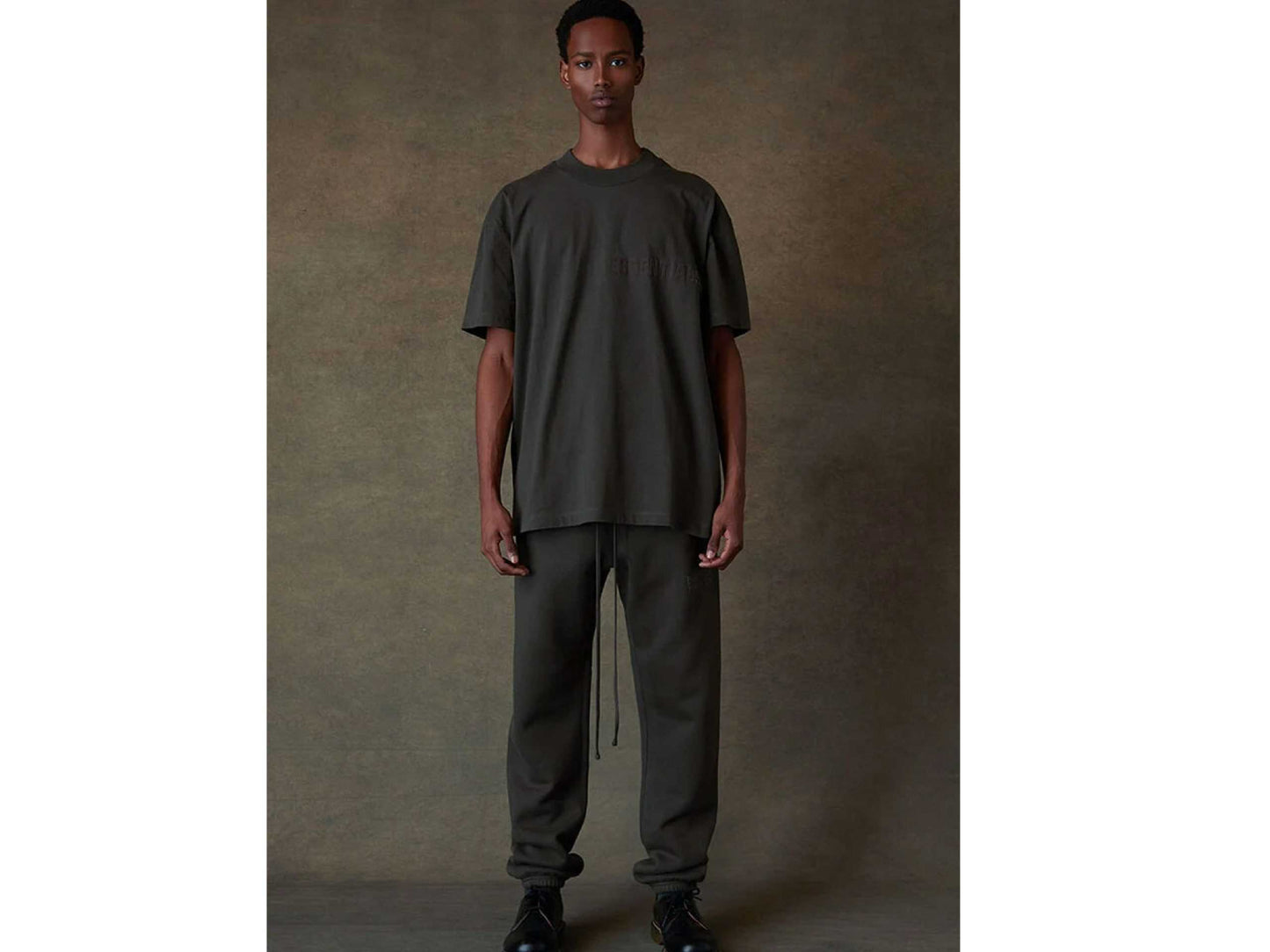 FOG – ESSENTIALS T-Shirt (OFFBLACK)