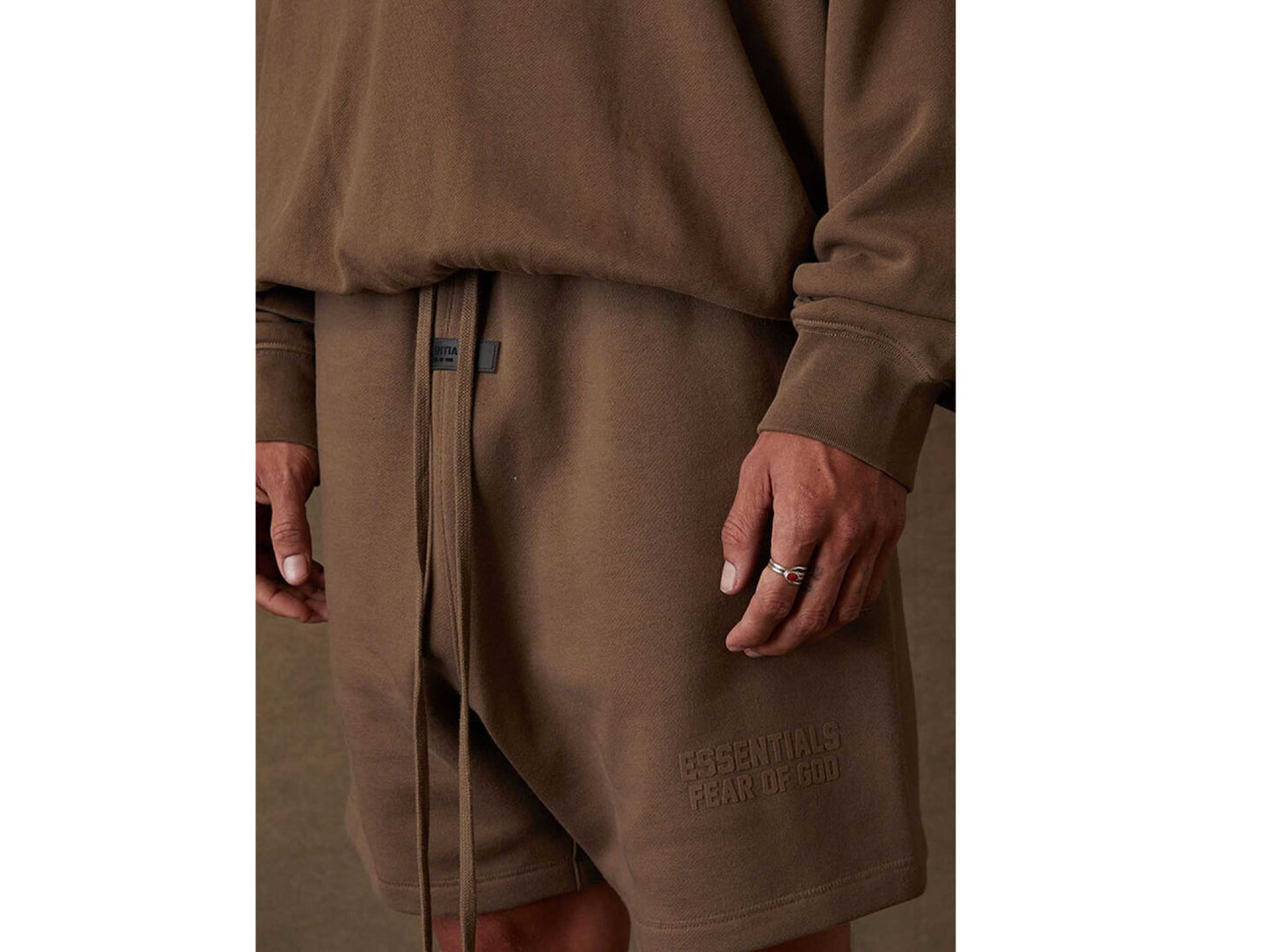 FOG – ESSENTIALS Relaxed Sweat Shorts (WOOD)
