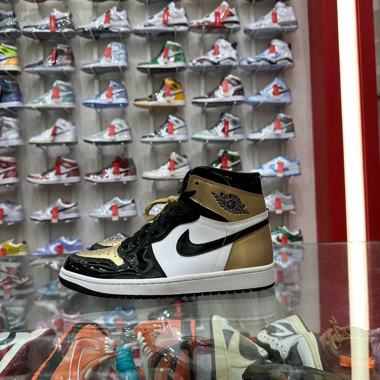 CS00269 Nike Jordan 1 High Gold Toe