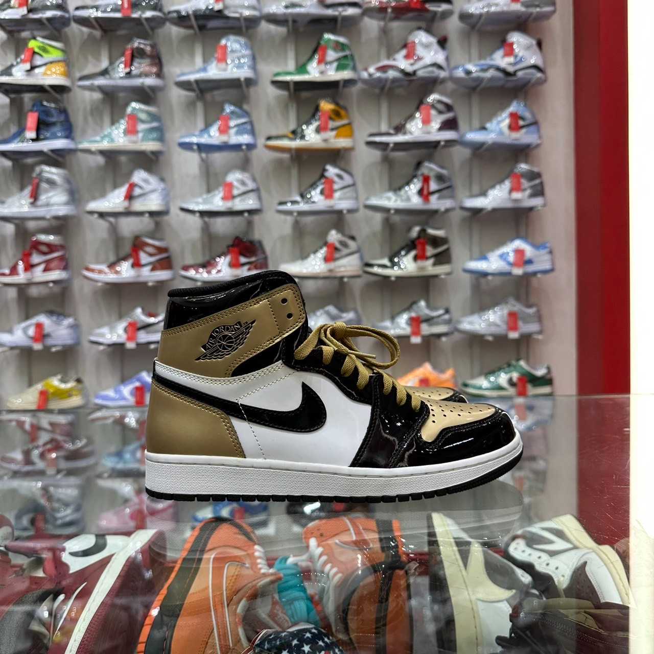 CS00269 Nike Jordan 1 High Gold Toe