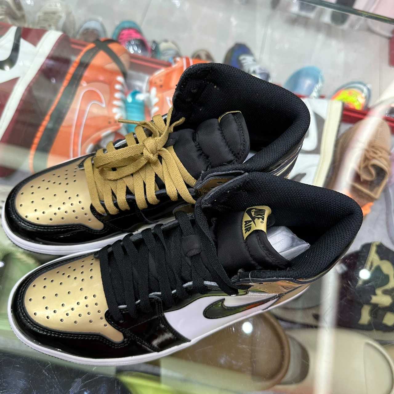 CS00269 Nike Jordan 1 High Gold Toe