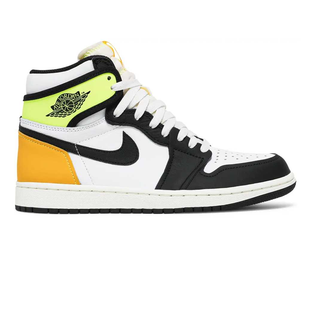 รองเท้าผ้าใบ Nike Jordan 1 Retro High สีขาว ดำ Volt University สีทอง