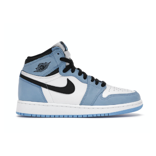 รองเท้าผ้าใบ Nike Jordan 1 Retro High สีขาว ยูนิเวอร์ซิตี้ บลู ดำ (GS)