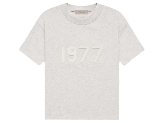 FOG – ESSENTIALS 1977 Logo T-Shirt (LIGHT OATMEAL)